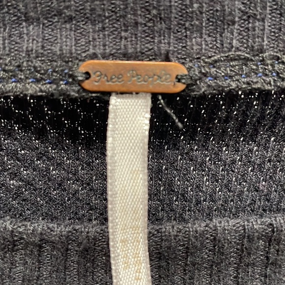 Free people thermal sweater crocheted cuffs small womens shirt navy blue 🌻 - Picture 3 of 6
